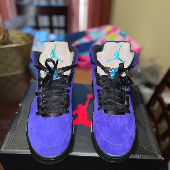 Jordan 5 alternate grapes men’s 8.5 main image 2